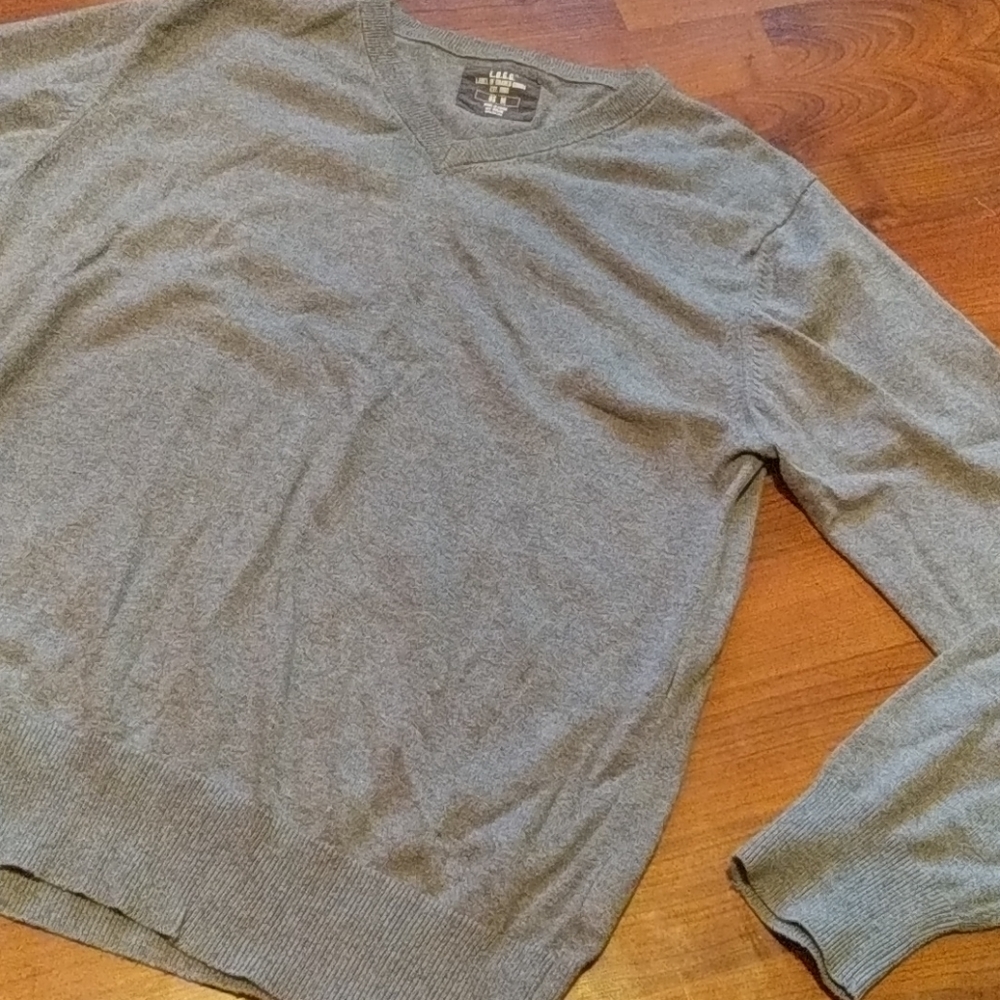 Sweater - Picture 2 of 2